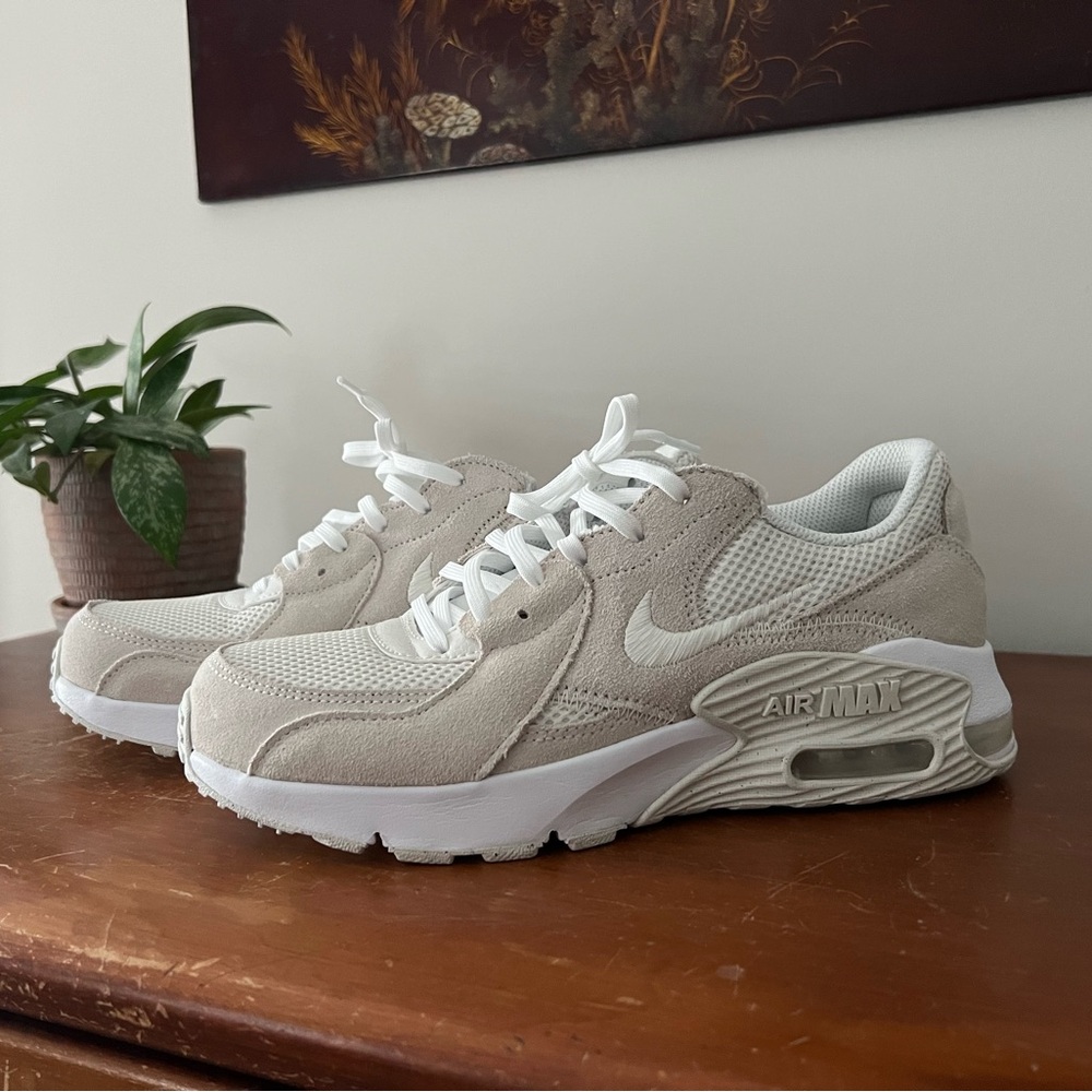 NIKE WOMENS AIR MAX EXCEE SNEAKER, size 8, off white